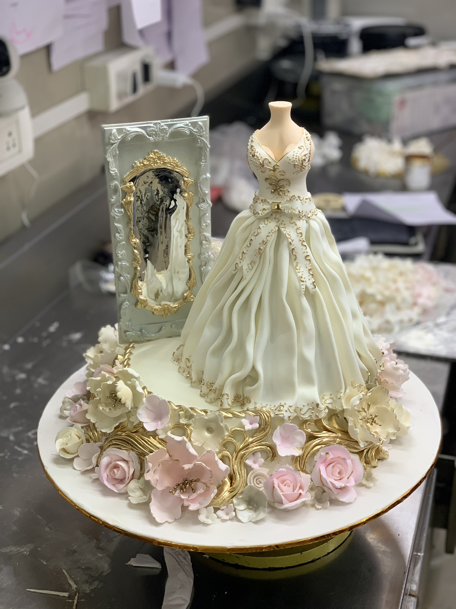 Designer Wedding Cakes & Designer Birthday Cake Shop In Mumbai